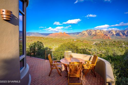 215 Calle Francesca, Sedona AZ 86336-4761 exterior