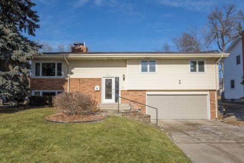3221 Townview Ave, Minneapolis, MN 55418-2553