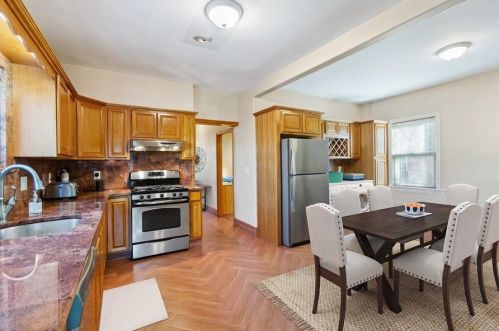 160 52nd St, Bayonne NJ  07002-2111 exterior