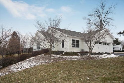 324 Congdon St, Middletown, CT 06457-2082