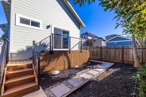 841 58th St, Oakland CA  94608-1403 exterior