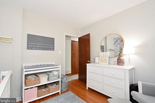 17 Glenview Dr, Riverton NJ  08077-2135 exterior