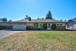 3809 Pineneedle Dr, Bremerton, WA 98310-2290