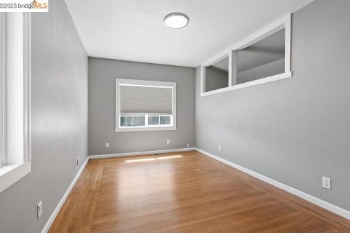 2525 Church St, Oakland CA  94605-2045 exterior