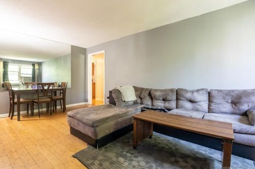 229 Seaton Rd, Stamford, CT 06902-3315