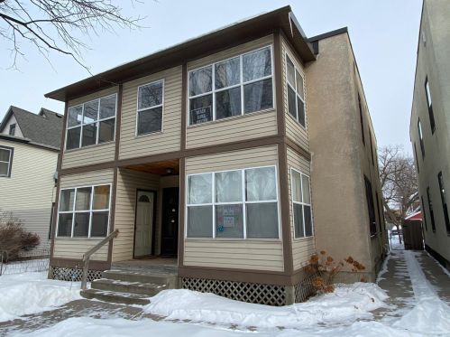 2821 Garfield Ave, Minneapolis, MN 55408-2105