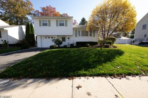 83 Liberty St, Clark, NJ 07066-1805