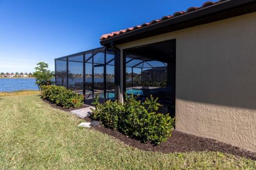1574 Santiago Cir, Naples, FL 34113