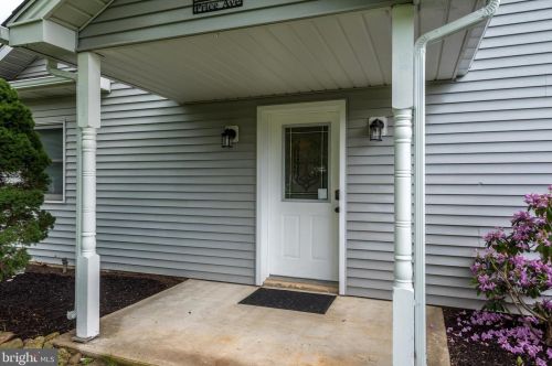 5255 Price Ave, Coopersburg, PA 18036-1313