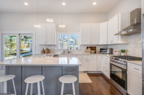 122 Fairview Ave, Berkeley Heights NJ  07922-1310 exterior