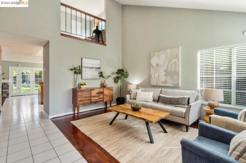 490 Millstream Dr, San Leandro, CA 94578-4454
