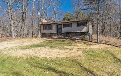 104 Still Rd, Poughquag, NY 12570-5045