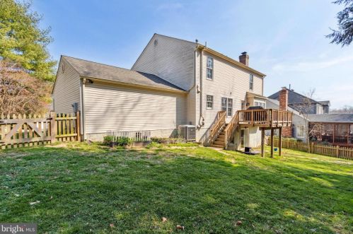 11824 Troika Ct, Woodbridge VA  22192-6282 exterior