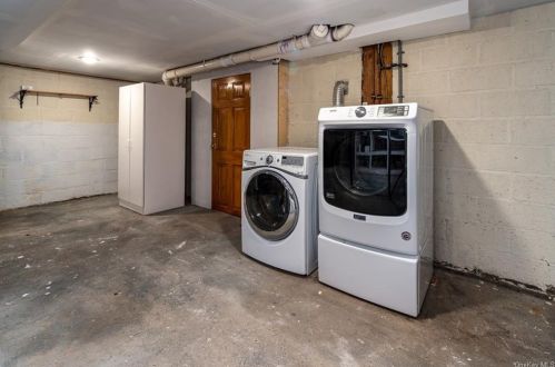 106 Oak Cir, Mahopac NY  10541-4146 exterior