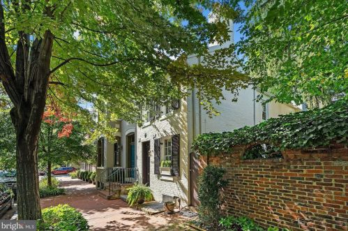 1546 33rd St, Washington, DC 20007-2751