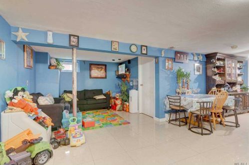 1350 Spur Dr, Islip Manor NY  11751-1119 exterior