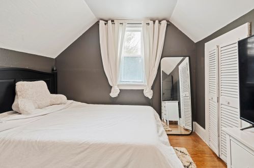 4 Hill St, Salem NH  03079-2538 exterior