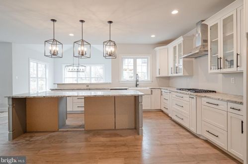 71 3rd Ave, Collegeville, PA 19426-2207