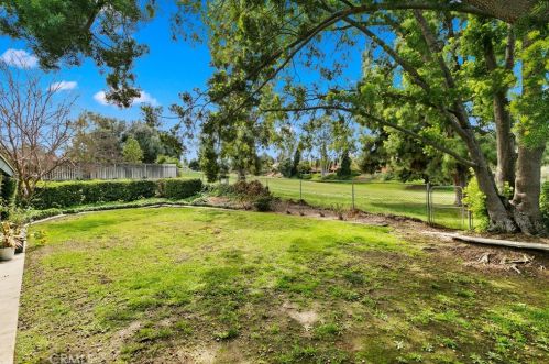 5576 Inner Circle Dr, Riverside CA  92506-3617 exterior