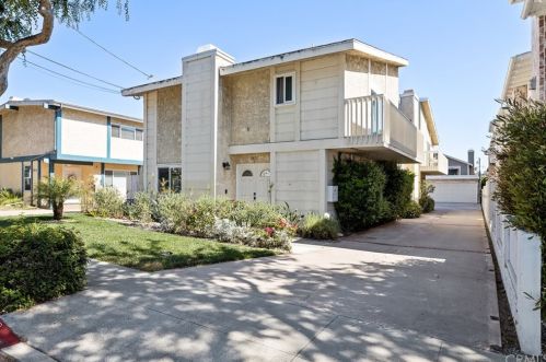 2412 Grant Ave, Redondo Beach, CA 90278-3823