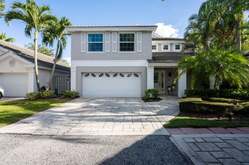 32 Governors Ct, West Palm Beach, FL 33418-7161
