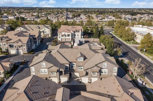 5608 Tares Cir, Elk Grove, CA 95757-4362