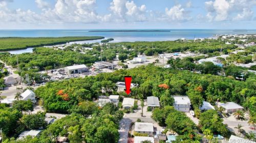 27 Gasparilla Dr, Key Largo, FL 33037-2386