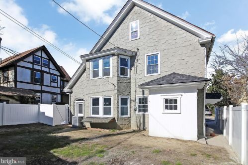 33 Aberdeen Pl, West Deptford NJ  08096-2411 exterior