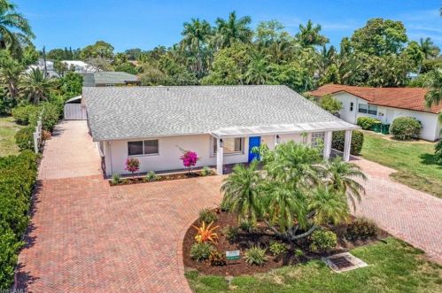 543 Valley Dr, Bonita Springs, FL 34134-7432