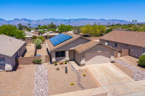8145 Snakeroot Dr, Tucson, AZ 85710-8569