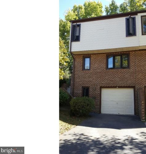 108 Hamlet Dr, Norristown PA  19406-1754 exterior