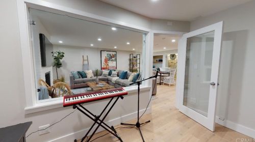 1657 Gates Ave, Manhattan Beach CA  90266-7028 exterior