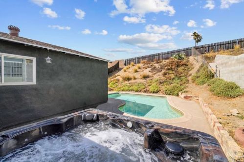 13268 Laurel St, Lakeside CA  92040-3326 exterior