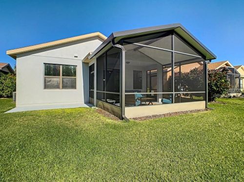 688 Grand Canal Dr, Kissimmee FL 34759-4345 exterior