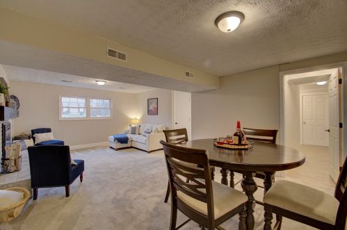 2642 Valley Trails Dr, Covington KY  41017-1049 exterior