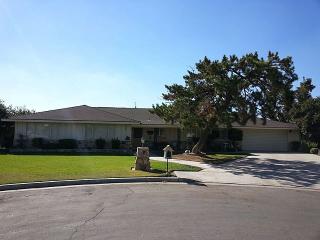 2706 Holladay Ave, Bakersfield, CA 93313-9204