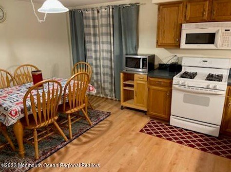 314 Fort Ave, Pelican Island NJ  08751-1410 exterior