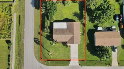 1085 Canary Ter, Fort Pierce FL  34953-1818 exterior