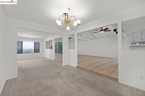 4369 Hillview Dr, West Pittsburg CA  94565-6071 exterior