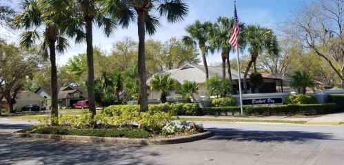 1462 Bay View St, Tarpon Springs, FL 34689-7022