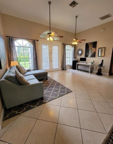 2102 1st Ter, Cape Coral, FL 33909-2840