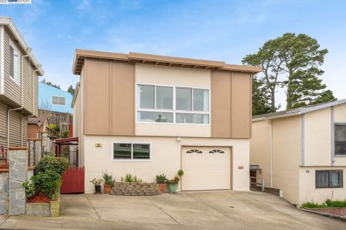 92 Wakefield Ave, Daly City, CA 94015-4448
