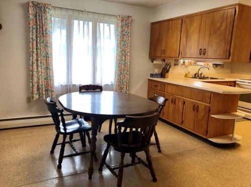 311 Agnew Rd, Jeannette PA  15644-2519 exterior