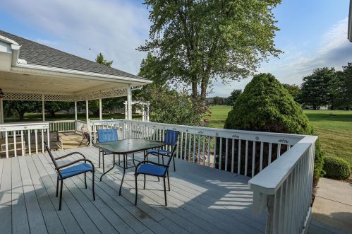 6850 Castlewood Dr, Carroll OH  43112-9786 exterior