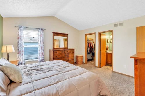 1565 Roscommon Dr, Pataskala OH  43062-7018 exterior