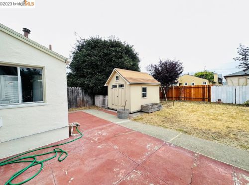 6120 Panama Ave, Richmond CA  94804-5524 exterior