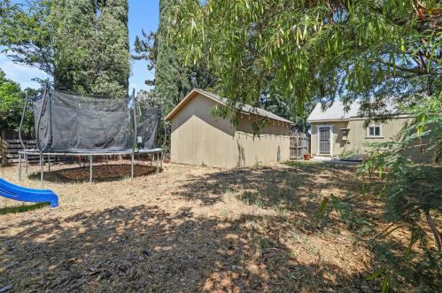 210 Cherry St, Lodi CA  95240-4804 exterior