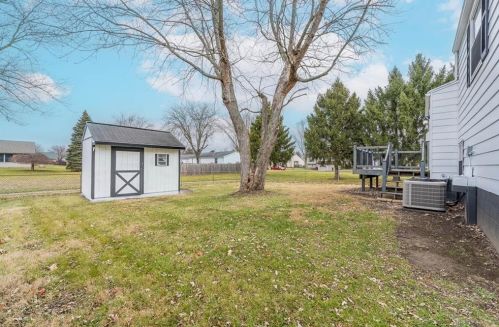 180 Woburn Farm Cir, Englewood OH  45322-3425 exterior