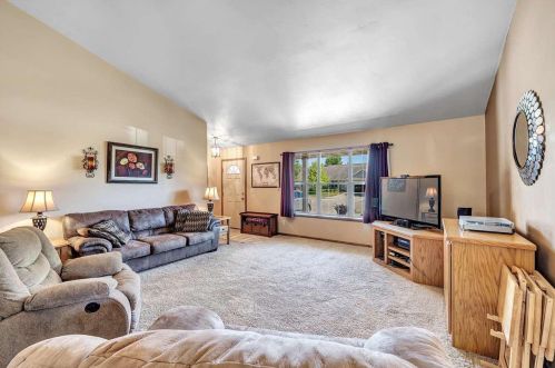 3500 Chatsworth Dr, Green Bay, WI 54313-7497