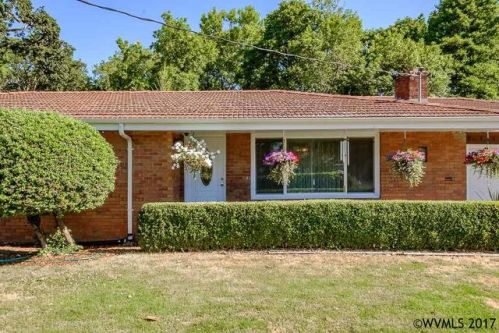 2239 Applegate St, Philomath OR  97370-9328 exterior